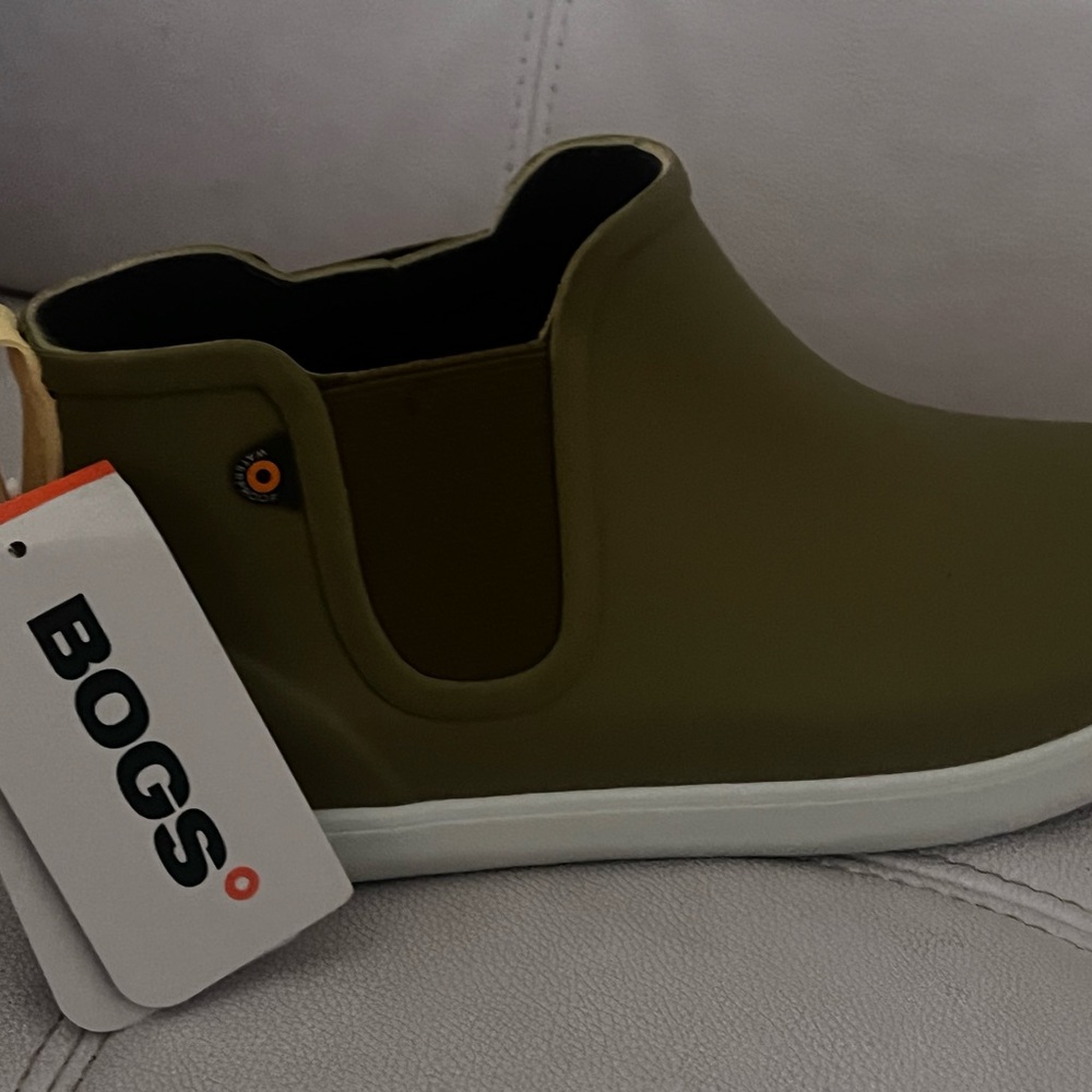BOGS Women's Green Waterproof Slip-On Boots